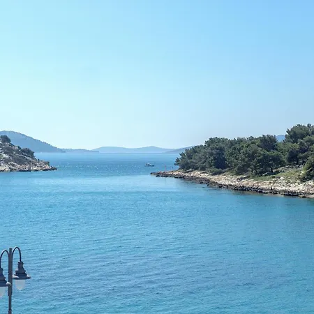 Tribunj 4174a 아파트 Tribalj